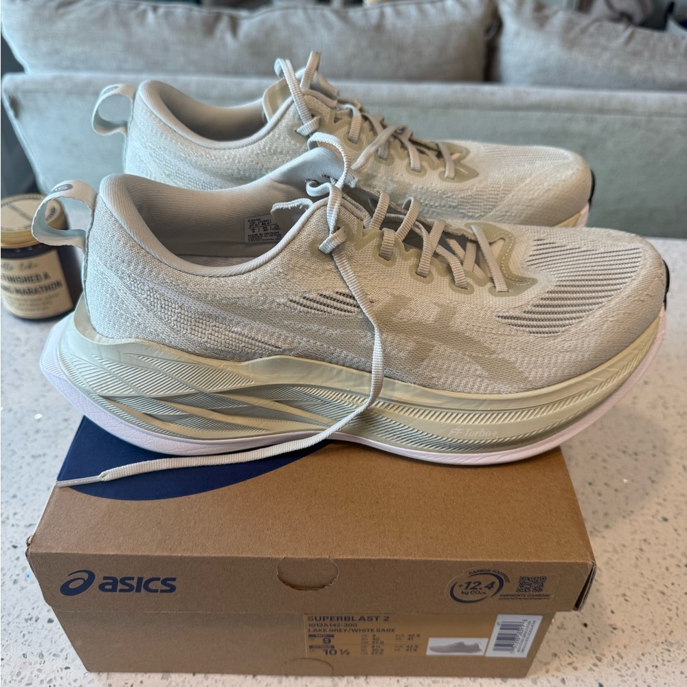 Asics Superblast 2 Mens 9/ Wmns 10.5